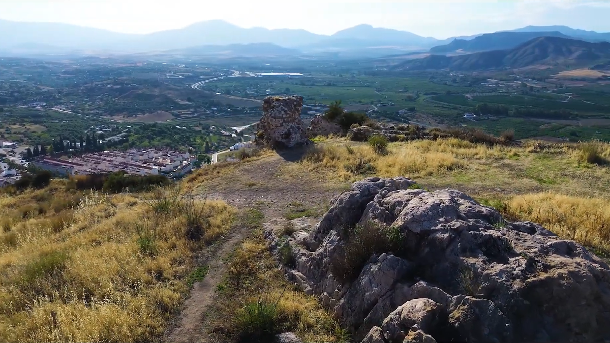 Castillo de Cártama: fortaleza andalusí en ruinas sobre el Valle