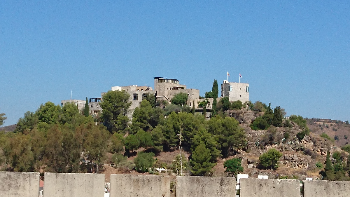 Castillo de Monda: fortaleza andalusí en el cerro de la Villeta